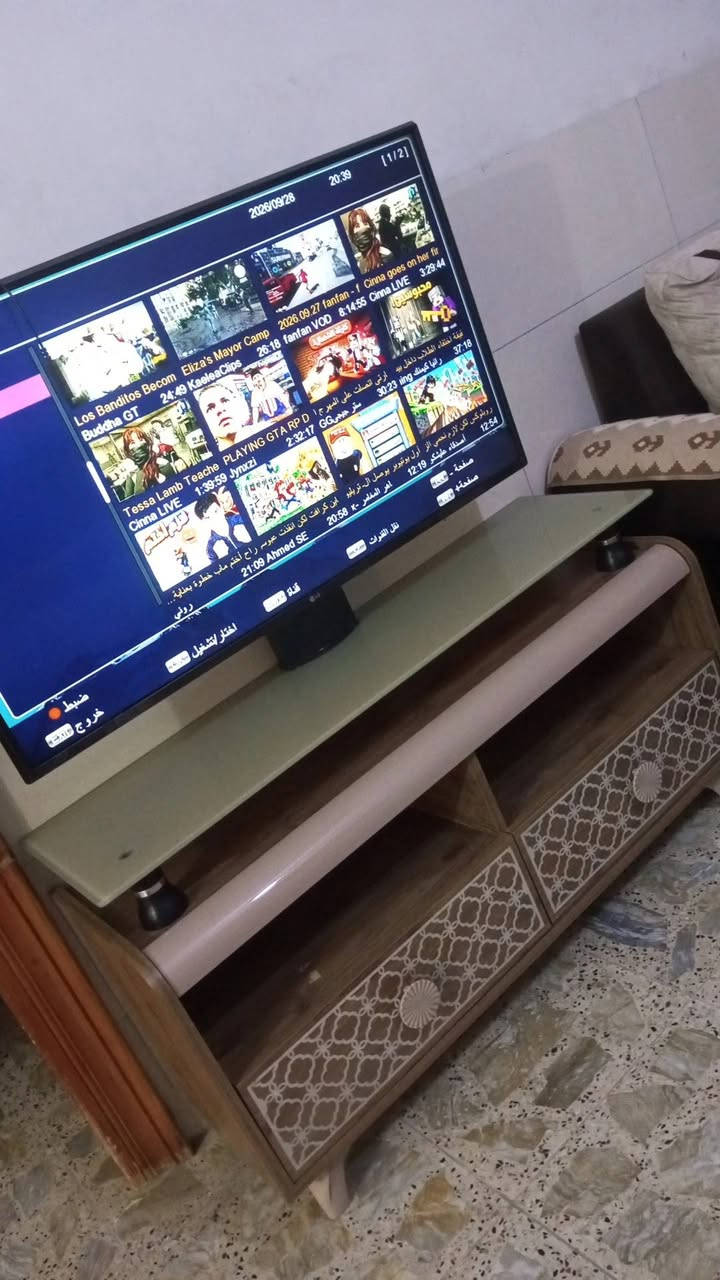 بلازما حجم 42هية والميز ب100وبلازمه حجم32ب75وثنينهن بيهم نت ماموجودة عالماسنجر هذا رقمي ***********
