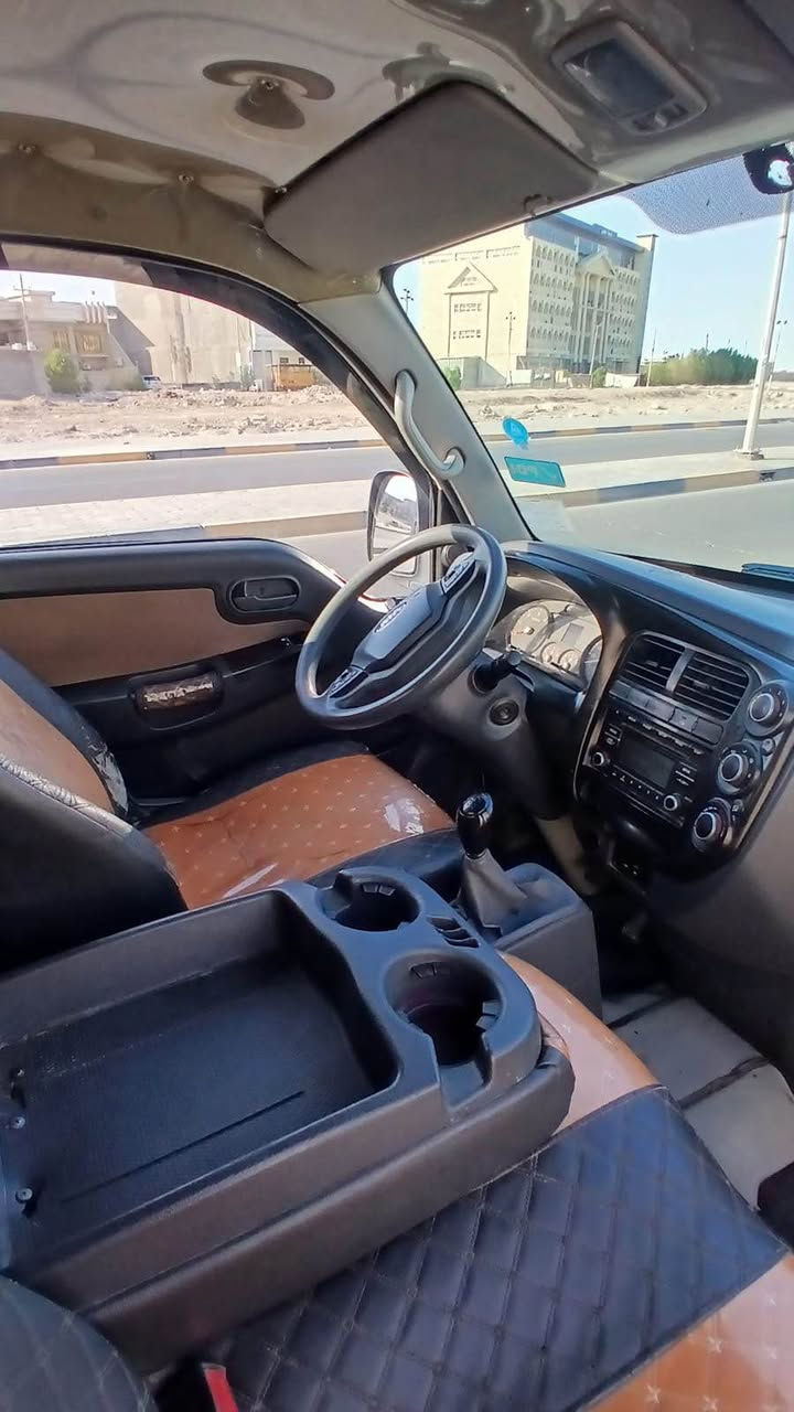 السلام عليكم كيا نثية 2700 للبيع موديل 2020
سنوية لل29
هزة جديدة
رقم انكليزي بصرة باسمي تحويل ثاني يوم مصفرة ضريبة وغرامات 
بيها بارد بجهة باب العبري
سيارة جاهزة ونظيفة بيها ملاحظات بسيطة 
كير ومكينة خير من الله
السعر ١٢٠ وبيها مجال للشراي
مكاني بصرة اصمعي حي الاساتذة
شراي اتصل *********** البصرة, العراق
