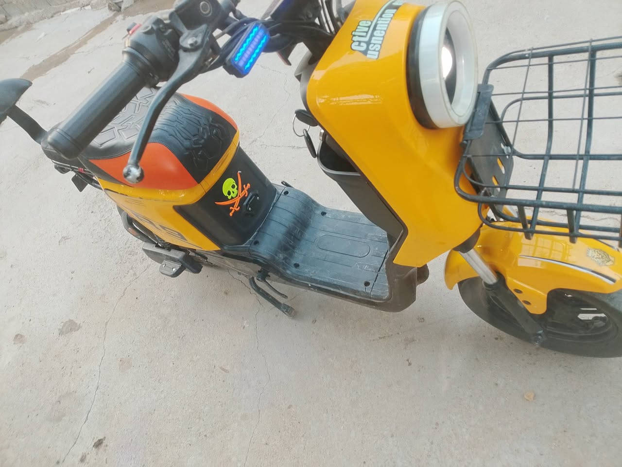 دراجة شحن • ار9 • بطاريات جدد