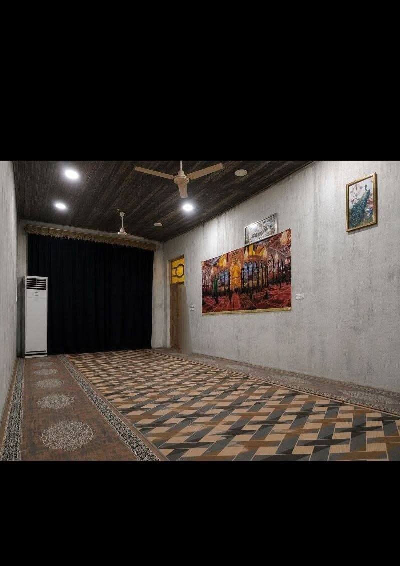 بيت قرب مجمع حجي حسن الي قريبه على على حي القصور من جهة طريق بغداد
قريب على الشارع العام 
المساحة ٤٠٠ متر٢ 
٣٠٠ بناء و١٠٠ كراج حسب ما موضح بالفيديو 
س ع ر ١٢٥ مليون
للإتصال ***********
