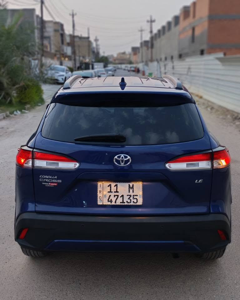 السلام عليكم .. كورلا كروس موديل ٢٢ رقم بغداد ماشيا ١١ الف ميل يعني نطلع تقريبا ١٨ الف كيلو بعدها كلها شركه  .. مواصفاتها محرك ٢٠٠٠ بانزين فقط رادارات بصمه تشغيل وابواب ودخول ذكي هند بريك كهرباء شحن لاسلكي تلفون تحديد مسار نقطه عميه هيتر جام لايت زنون جلد برتقالي وهواي مواصفات .. حادثها فقط جاملغ خلفي بسيط وهو فقط مصبوغ بدون ايرباك بدون تبديل حتى الدعاميه سونارات ٢ منشورات واحد سنة بال ٢٤ والثاني قبل ٥ ايام بال ٢٦ والاثنين مندلاوي  .. تايرات الشركه مشلن الاصليات سبير منازل ابد رقم جديد وهزه جديده .. 
تجي تشوف احلى من الصور شرط 
سعرها ١٥٧ ورقه .. 
مكاتي بغداد حي الجهاد 
رقمي *********** .. 
تحياتي للاداره بغداد, العراق
