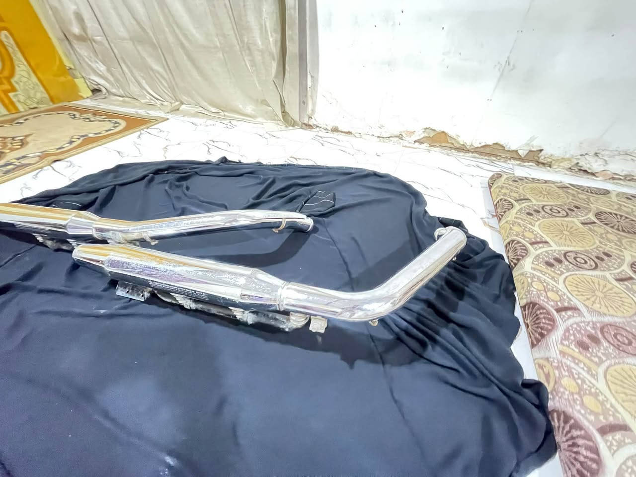 السلام عليكم اخوتي
اكزوز كارتون مال دفيدسون سبورت واهل خبرة يعرفون مال دفدسون شنو  واذا حاب تحور لدراجتك يرهم لشادو ولستد ثكيل الكزوز واصلي مختم

عمي مو مال بياع انا ولا شراي

لبيع قفل 150 لي يناسبة هاذا رقمي

***********
