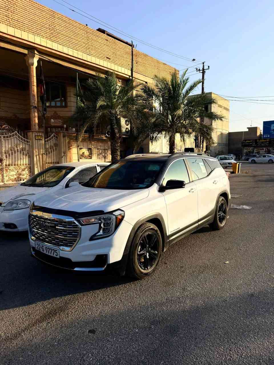 GMC مديل 2022
حادثها كما موضح بصور بدون ايرباك وصبغ في الباب

⭕ ***********
⭕️ المواصفات
-حجم المحرك 1500 تيربو. 

✔️ بصمة 4 أبواب
✔️ شاشة
✔️ كاميرا خلفية
✔️ حساسات خلفية
✔️ تحكمات ستيرن
✔️ هيتر كشنات
✔️ رادار أمامي / خلفي / جانبي
✔️ تحديد مسار
✔️ تحكم دكم بالستيرن
✔️ تبريد أمامي وخلفي
✔️ ليدات أمامية نهارية وليلية
✔️ ليدات خلفية

السعر خاص

