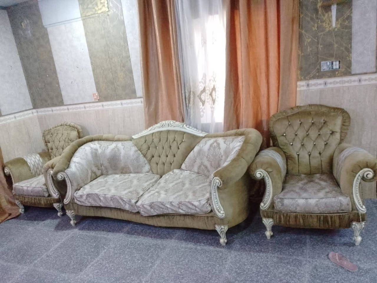 تخم تركي عشر مقاعد بي جويه. بسيطه السعر ٢٥٠ بي مجال
بغداد جميله ساحه
***********
