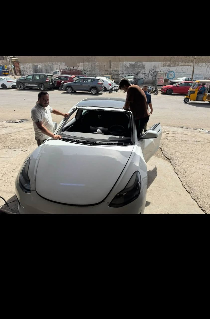 يتوفر الخدمه الموقعيه 📍مجاناً لزجاج السيارات ***********
العادي و المضلل ولجميع انواع السيارات ( العادي , والمضلل ,و الدرع , و الأليات ) 
للتصال***********
✅بيع وتركيب زجاج السيارات 🚘 
✅افضل شركه زجاج سيارات 🥇
✅جودة اتقان عاليه مع ضمان حقيقي 
✅سليكون مقاوم لسيارات المتئاكله 
✅يتوفر سليكون yorthan🇮🇸
pare bride✅
متعاقد مع التأمين للستفسار ***********
يتوفر خدمه __ موقعيه 📍🚚 مجاناً 
      ☎️    ***********
✅اذا كنت ترغب في تغيير زجاج سيارتك نوفر لك افضل انواع زجاج السيارات العالمي 🌐 ( أصلي و تجاري ) 
✅ أكبر المستوردين في العراق  🇮🇶 لجميع انواع السيارات كافه
***********      ☎️
العنوان باب الشيخ قرب مقبرت الغزالي
