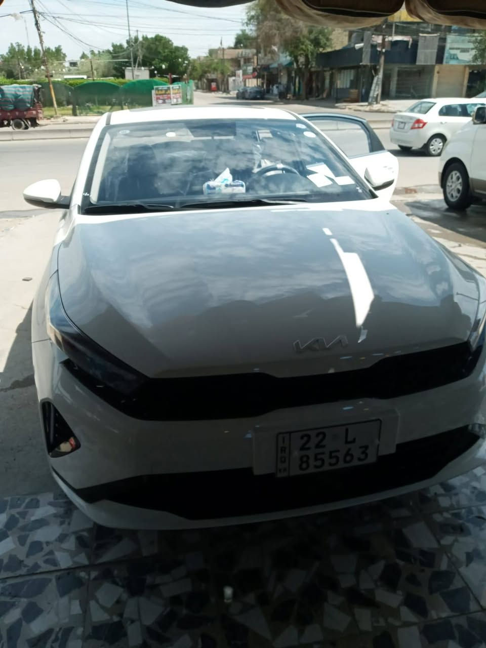 للبيع فقط .. 
كي ثري k3 موديل 2022 محرك 1500cc دبل نوزل المرغوب الفول الباب الاول السيارة كفالة عامة استخدام بسيط جدا 
ماشية 30  km  الف كيلو 
مرقمة بأسمي تحويل مباشر مواصفاتهة :تحكمات استيرن / ٣ انظمة قيادة / ايكو /نورمال / سبورت 
السيارة  اشاير بلمري + شفط /كشنات/ جلد ابيض / بصمة / قطعتين تبريد/ فتحة سلايد / تشغيل عن بعد / شاشة كبيرة فول اندرويد / بجم لد / اشاير بلمري السيارة بيهة دوشمة وارضيات حفر اصلية / مكاني بغداد حي الاعلام للاستفسار اتصل 
***********
