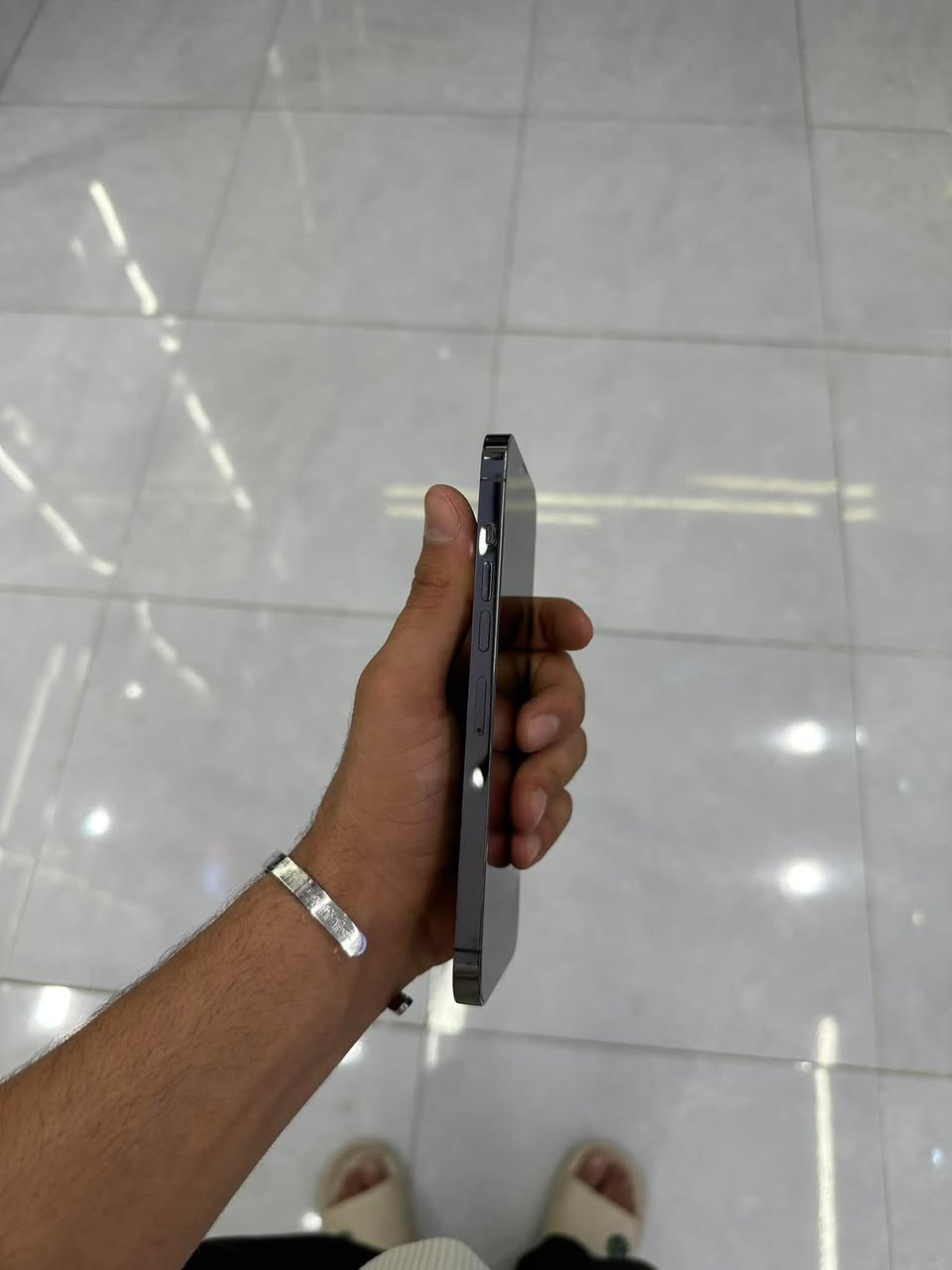 سلام عليكم ايفون 13 برو ماكس
ايفون 13 برو ماكس ذاكرة 256 بطارية 86 🔋 بلادية
الجهاز وتر بروف مامفتوح ولا داخل صيانة كارتون ويا 
الجهاز كامل مكمل السعر 690 قفل 
للتواصل واتساب ***********
