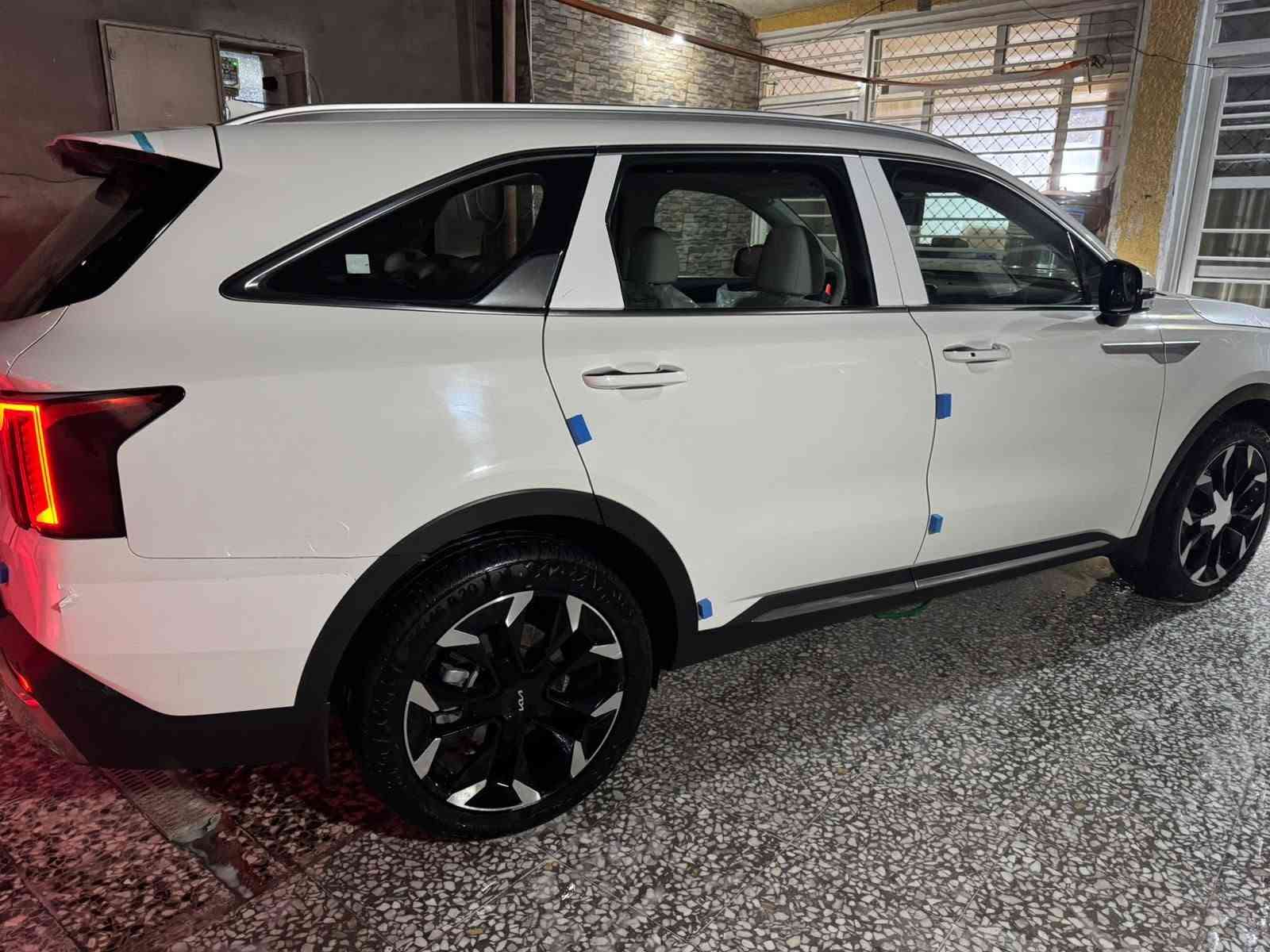 🔥🔥 للبيع المباشر | كيا سورينتو 2025 فول مواصفات 🔥🔥
🚘 كيا سورينتو موديل 2025 🇰🇷 وارد خليجي ⚙️ 6 سلندر 📍 ماشية 22,000 كم فقط 👨‍👩‍👧‍👦 7 راكب 🛋️ جلد + كشنات تدفئة وتبريد 📦 صندوق خلفي كهربائي ⚙️ جير ماوس 🛞 ويل 20 ❄️ تبريد ممتاز 🛡️ كفالة عامة
✨ سيارة نظيفة جداً، مواصفات عالية، ومناسبة للعائلة والسفر والاستخدام اليومي.
💰 بيع مباشر وبسعر مميز للجادين 📍 بغداد – الرئاسة 📞 للاستفسار والتواصل: ***********
🔥

