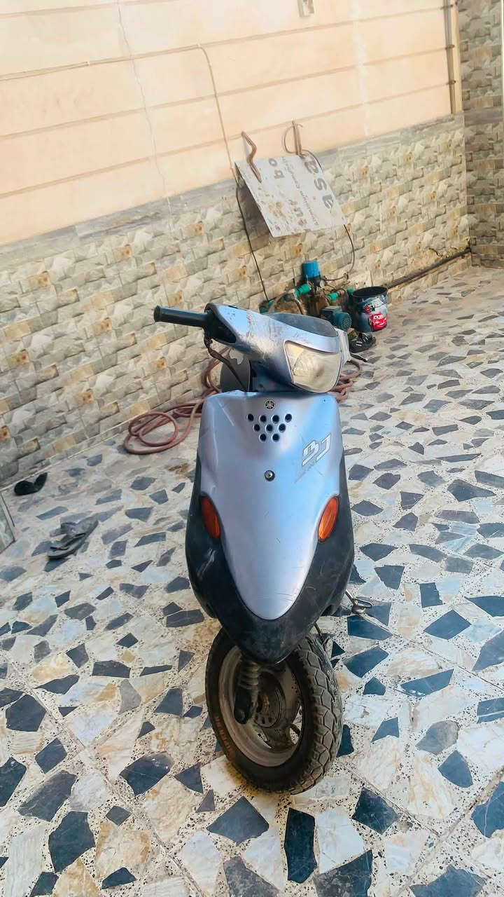 السلام عليكم بيجي للبيع عوزه بس باتري كفراته كامله صاله فتره من جفتتً المكينه ناعمه  مكانه العصافير
السعر 220
تواصل
***********
