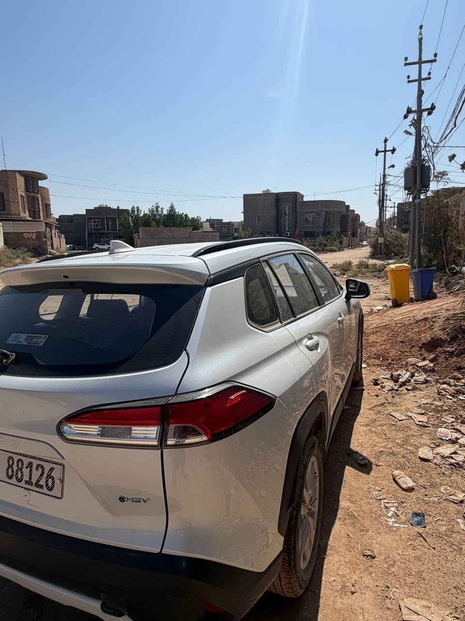 للبيع: تويوتا كورولا كروس 2025 (Corolla Cross Hybrid Limited)
 الموديل: 2025
 المسافة المقطوعة (المشي): 25 ألف كم فقط
 اللون: أبيض صدفي
 الرقم/التسجيل: بغداد (محجوزة)
 المواصفات: فول مواصفات 1/1
 سقف بانوراما
 محرك هجين (Hybrid) موفر جداً للوقود
 داخلية جلد أحمر بلاد
 شاشة عرض كبيرة + شاشة عدادات رقمية
 تحكم أزرار مقود كامل + أنظمة قيادة حديثة
 بصمة تشغيل ودخول ذكي
 ويل كب أصل + كشافات LED
 الحالة: مكفولة بالكامل من السحق، الصبغ، والإحداث. السيارة بحالة الشركة (1/1) وبدون أي خلل.
 المكان: [ألديوانية ]
 السعر: [170] (قابل للتفاوض البسيط)
 للتواصل والاستفسار: [***********
***********]
