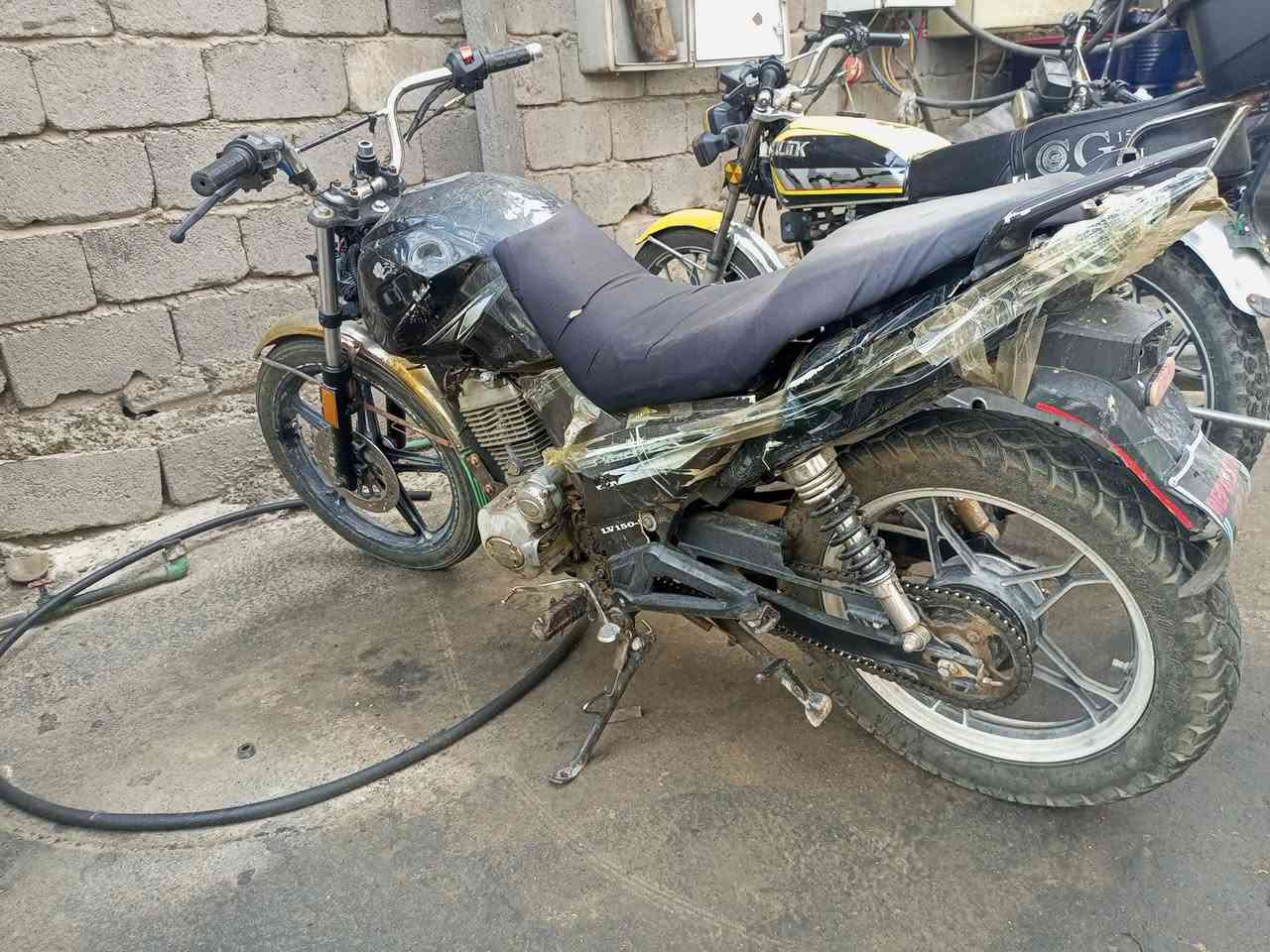 إسلام عليكم  جني شكل بانده محرك نضيف ممفتوح بي برغي واحد تشغيل سلف نضيفه من كل نواحي سعر كلش مناسب 250وبيه مجال للطيبين  مكاني ديالى بعقوبه مفرك 
رقمي ***********وتساب
