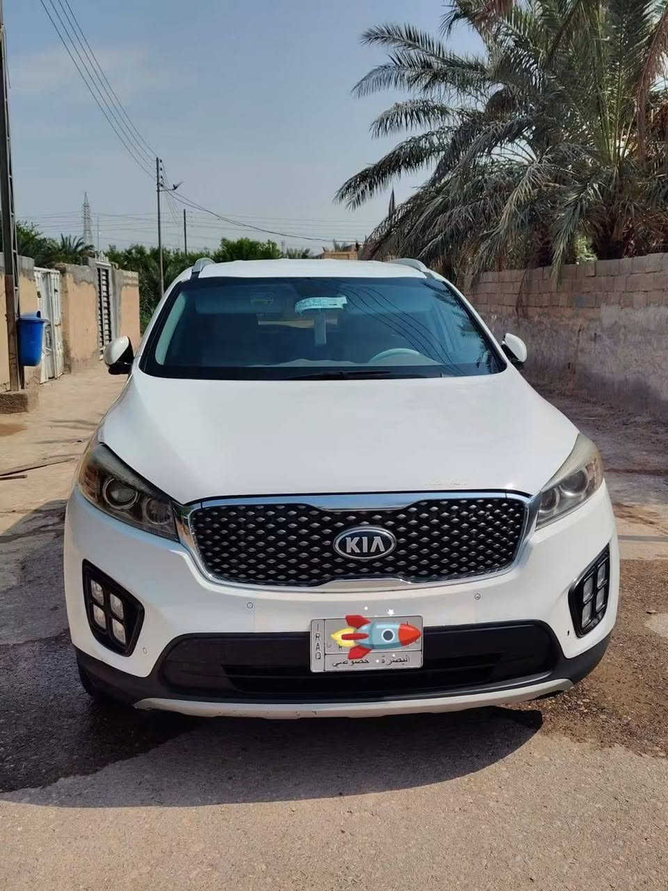 سسلام عليكم سورنتو موديل 16 سيارة مكفولة من الضربة والصبغ والتبديل بيها بارد فقط شي قليل باب السايق  وتكحيلات شوف العين رقم بصرة تحويل يوم ثاني السعر 168 وبيها مجال للاستفسار الاتصال بالرقم ***********

نص مكتوب في الصور:
- 2019