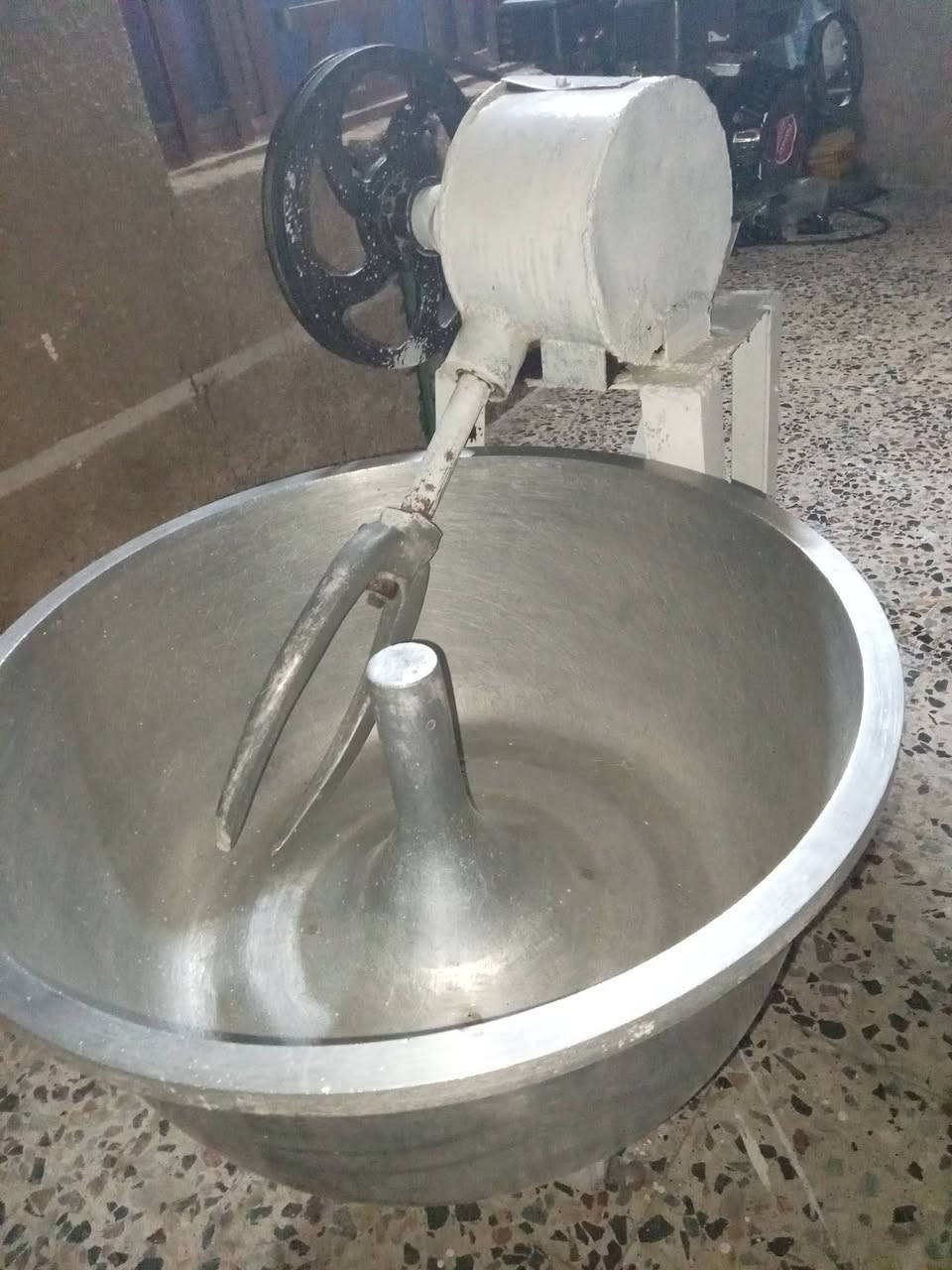 عجانه وتخته وستان وبريمز للبيع مكاني بغداد ***********
