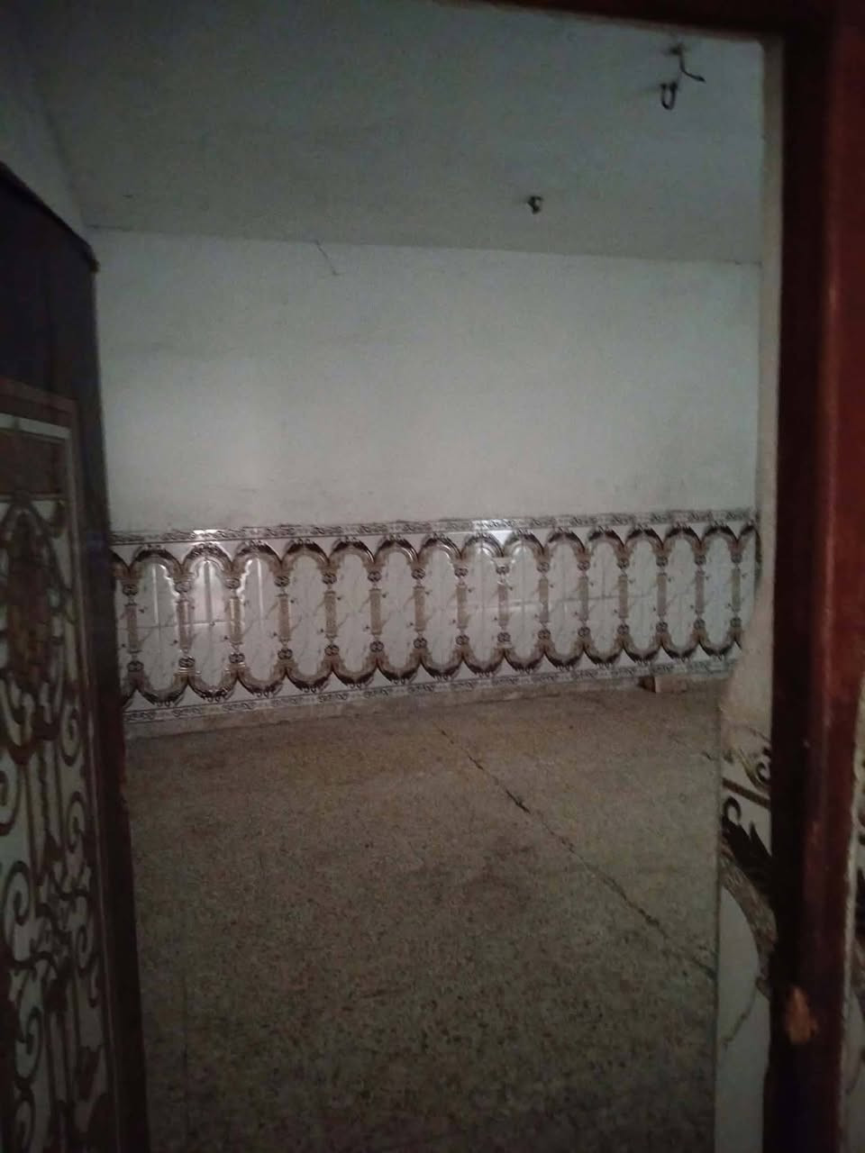 سلام عليكم بيت طابو للبيع بسكلات سعرة 55طابق واحد ميه متر اي استفسار علرقم ***********
