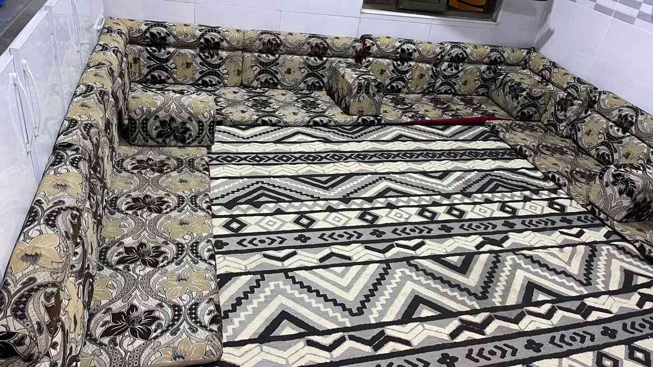 جلسة سعودية • ٨ مترات • ٤ دواشك