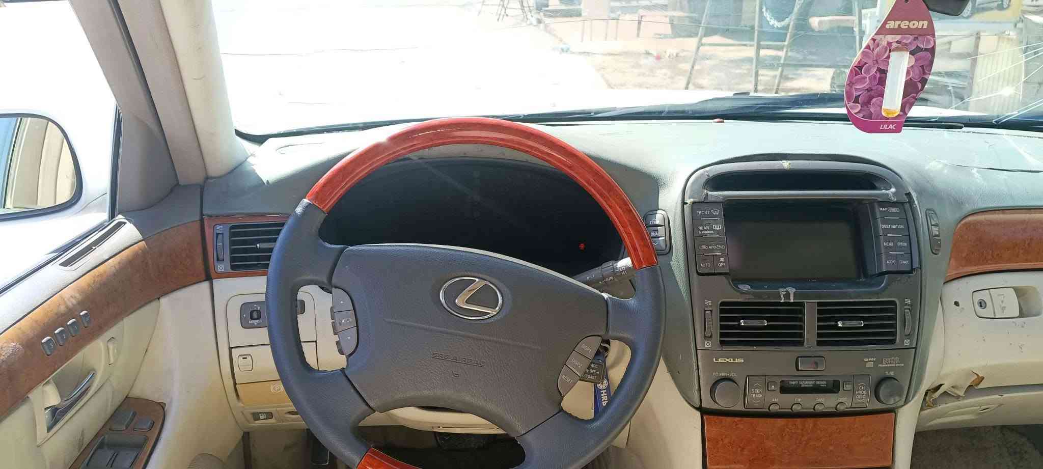 لێکسس V8 موس موس فول مواسەفات تۆمارکراوە بەناوی خۆمەوە کۆدی بۆ ئەکرێ بێ کێشە 

مەکینە کەپس لۆک نەکراوەتەوە بەشەرتی گێڕ و مەکینە و ئۆڤەر سورعە .

بێ دەعم و لێدراو و ساردی .

تەبرید سارد لەسەر سویچ

سلایت

کوشن جلد هیتەر 

فۆڕمیکایە

چوار جام کارەبایە

ئاوێنە شەفت و هیتەر و ناوچەی کوێرە 

فول فولە ناو زەردە

سبوغ عام لەسەر ساغی بۆ کاڵ بوونەوە کردوومە

38 گەڵا 

***********
