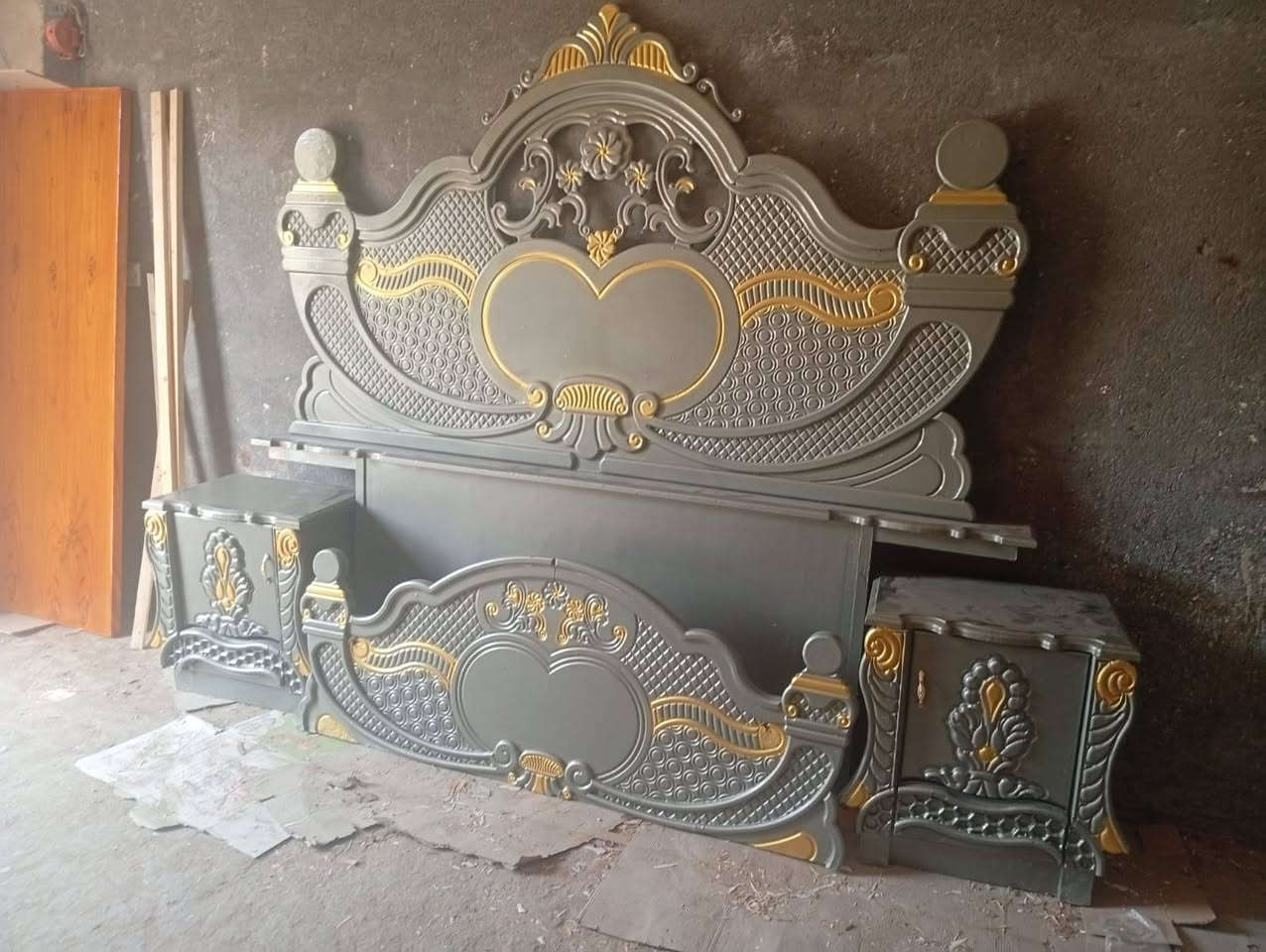 غرفه ام سته تزكام جاهزه صبغ جديد لون شباني السعر ٩٥٠ الف العنوان ذي قار قضاء الغراف فرع ال ابو جهاد مقابل علوة الأسماك محل نجارة أثير ***********
