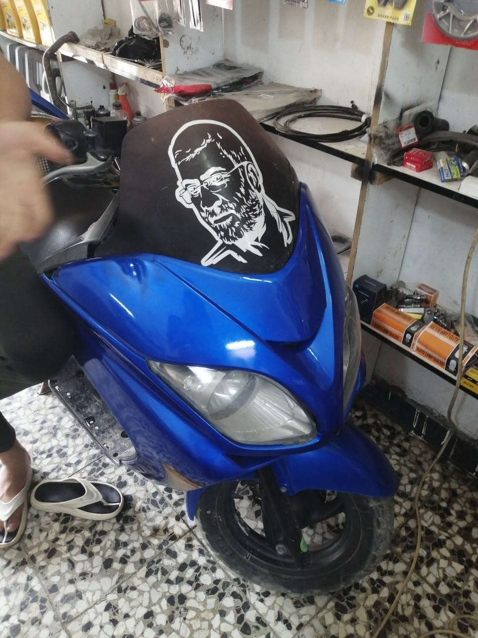 السلام عليكم
عندي هاي الفورزه   صفر ٨ بصمه 
طفت عندي وماعرف شنو بيها ابيع كوم حديد سعر ٤٠٠ قفل مكاني بغداد ال طي
التواصل واتساب فقط
***********
