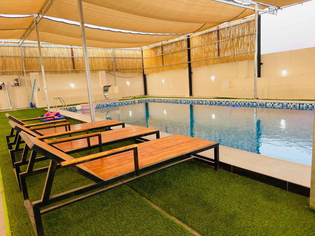 🏡مزرعة دار المجد
مساحة للراحة والخصوصية والترفيه
🏊‍♂️مسبح.🎡العاب اطفال.مساحات خضراء🌳
🗓️ ايجار يومي للعوائل
📍الموقع ابو غريب
📞***********
📞***********
