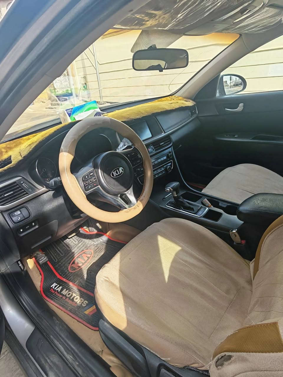 🚗 كيا أوبتيما  ورد أمريكي  (نصف فول) للبيع 🚗
​المواصفات والتفاصيل:
​النوع والموديل: كيا أوبتيما (Optima) موديل 2018.

​الفئة: نصف فول.
كير ومحرك : كفالة 
حجم المحرك:2400 GDI
​الرقم/التسجيل: البصرة (خصوصي) بأسمي 

​اللون: رصاصي 

​المقاعد والداخلية: دشبول وكشنات بحالة ممتازة.

​حالة البودي والضرر (حسب تقرير الفحص المرفق)
السعر المطلوب:
💰 125 ورقة  وبيها مجال
​للتواصل والاستفسار:
📞 رقم الهاتف: [***********] وكذلك يوجد بنفس رقم وتس اب
📍 المكان: البصرة
