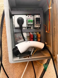 بورد كامل او شاحنه اصليه للبيع مكان الغزاليه شارع ضغط  سعر 130 بي مجال...