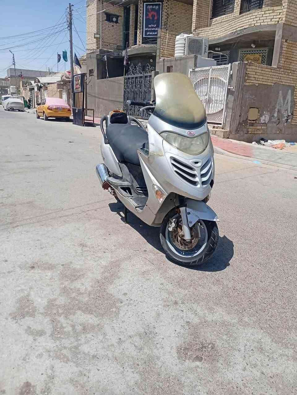 دراجه كامكو محرك 150cc للبيع كلشي شغال نكره سلف ابكل وقت كهربائيات كلها شغاله شلعه ومعدل حلوات كفرات اصليه شوفت عينك. 
السعر:300 وبيها مجال. 
العنوان: كربلاء. 
للأستفسار:خاص أو مراسله على واتساب فقط ***********
