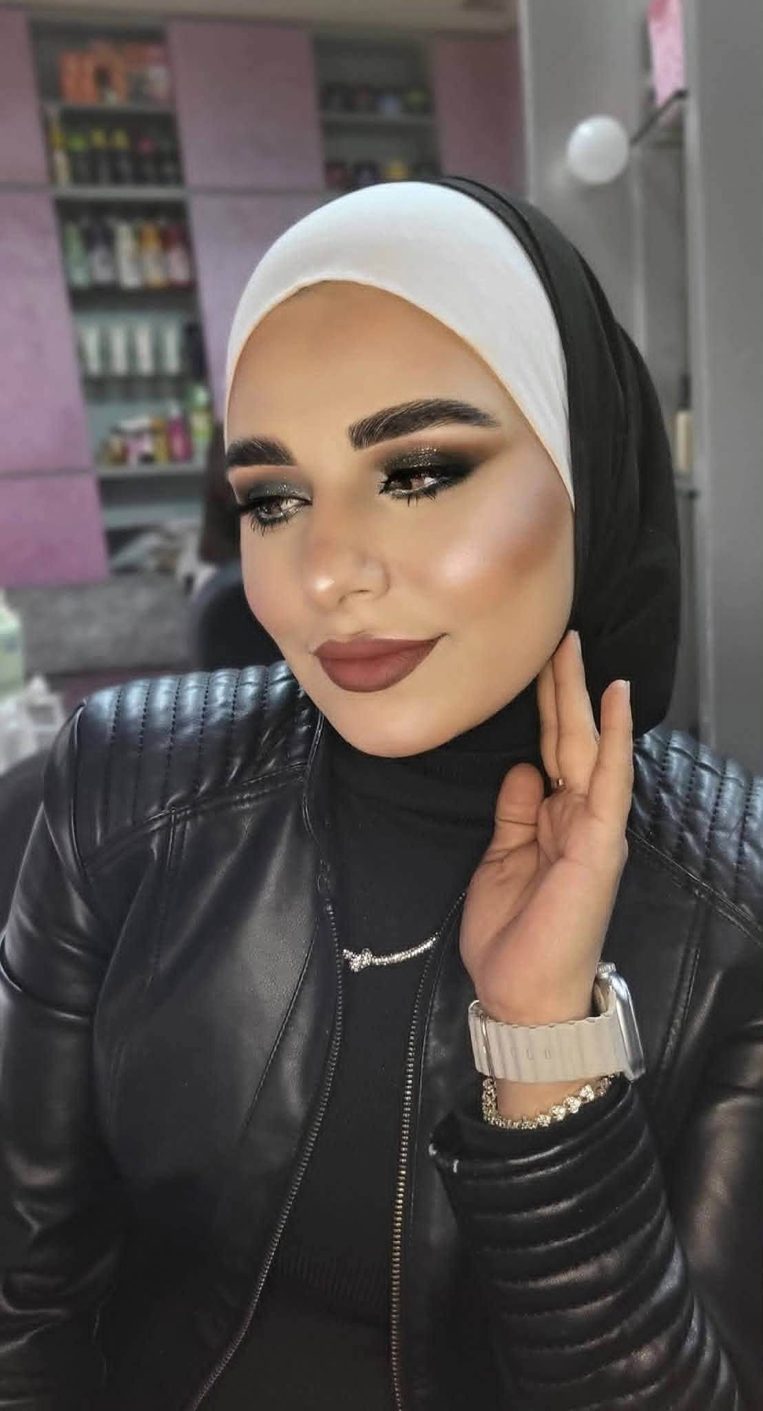 ️✨ عروستنا الحلوة… عرضج المميز وصل! ✨👰🏻‍♀️

💄 مكياج عروس + تسريحة عروس 💇🏻‍♀️
بس بـ 125 ألف دينار 😍🔥

وللمدعوات الحلوات:

💄 مكياج + تسريحة 💇🏻‍♀️
بس بـ 50 ألف دينار للشخص الواحد ✨

ويا خبيرة المكياج السورية مايا 🤍
راح تحصلين على إطلالة ناعمة ومرتبة، تناسب ملامحج وفستانج وتخليج تلمعين بليلة عمرج ✨

🎀 العرض لفترة محدودة والعدد محدود
لا تأجلين حجزج، لأن المواعيد تنحجز بسرعة! 🔥

📍 بغداد – الدورة – حي الصحة
💒 مجمع ميس للأعراس | استديو ميس

📩 للحجز والاستفسار راسلونا خاص هسه
وخلي إطلالتج بليلة عمرج تحچي عنج 🤍👰🏻‍♀
