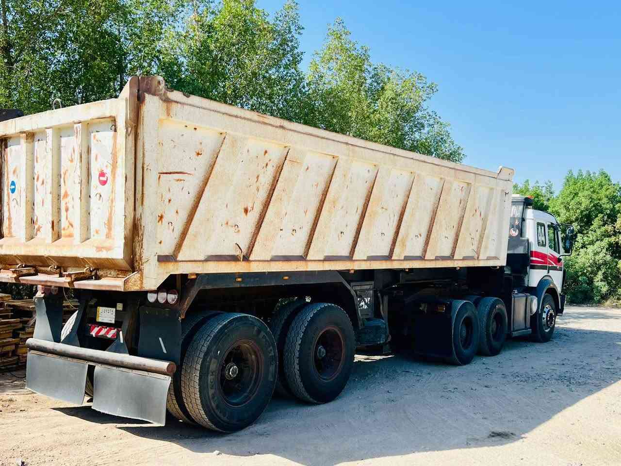 سلام عليكم  كرواتي 92 مكينة 44 كير 180 فافون مجموعة نص جيئف حديث السيارة مربوطة قلاب السيارة تبريد شغال السيارة جاهزة للعمل للاستفسار ***********
