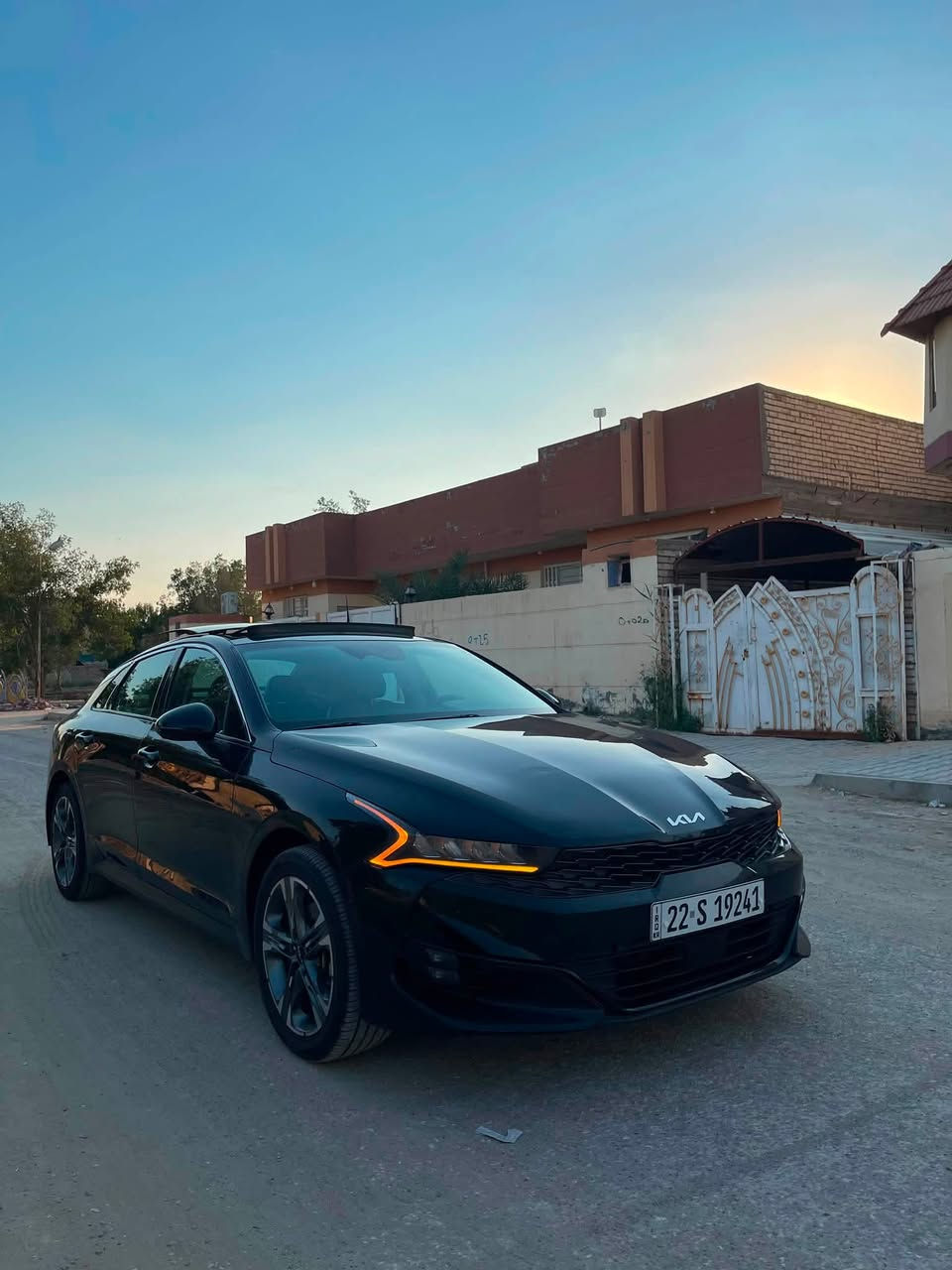 k5 2024
فئة EX فول مواصفات 
بونوراما بصمة تشغيل 
بصمة ابواب تشغيل عن بعد
كشنات جلد كهرباء 
اربع كامرات 
كامره دواره
فول تحكم ستيرن
رادارات امامي خلفي جانبي 
شاشة كار بلي
بعد هواي مواصفات 
محرك 1600تيربو
ماشية 46 الف mi 
الضرر
جاملغ امامي مبدل بلادي تفصيخ
صور الحادث مرفقه مع الصور
مكان السياره واسط الزبيدية 
***********
