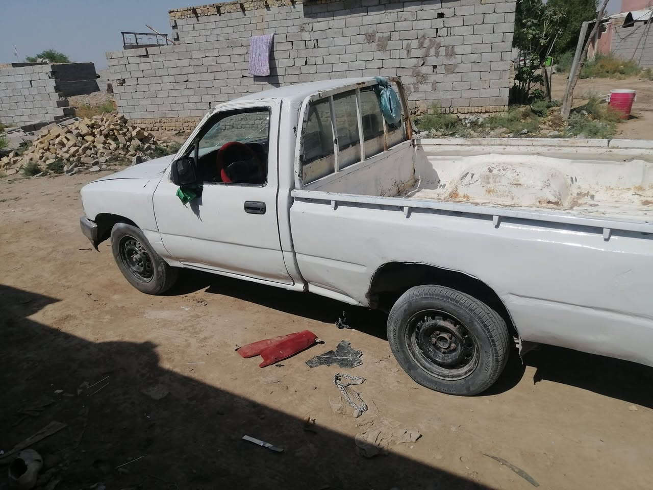 سلام عليكم سياره للبيع موديل 92 رقم مثنى  مكينه وكير  وشاصي وبريك وحداديه وتايرات جديدات سعر 18 ورقه
***********
***********
