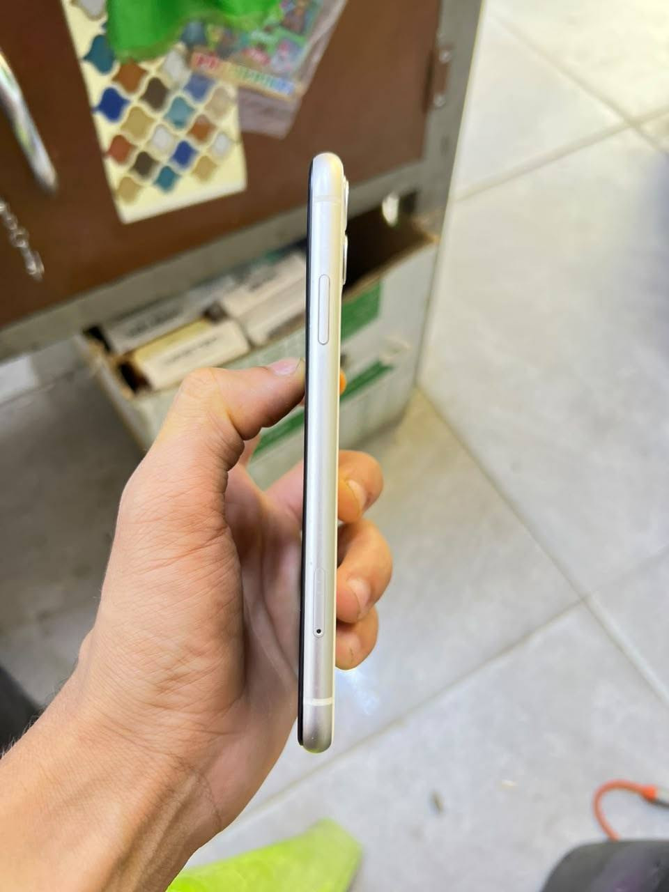لبيع جوه السوك ايفون ١١ عادي ذاكره 128 بطاريه 80  ابلادي شرط   امبدل شاشه نوعيه كلش زينه والفيس ايدي واكف شخط مابي لك سعره بلاش سعره155 الف او بي مجال  عنواني بابل المركز تواصل وتساب رقم ***********
