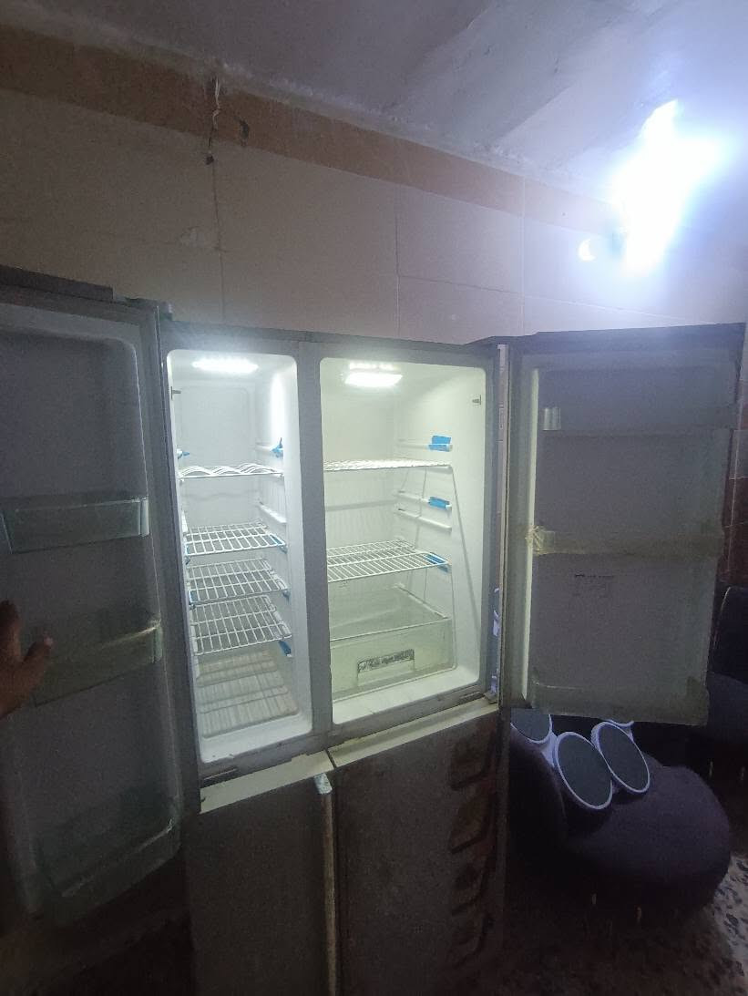 ثلاجه اربعه بوب للبيع  شغاله مجمده بس الجوع اجمد ثلاجه فوك ماتبرد سعر 150 رقم الهاتف *********** بغداد, العراق
