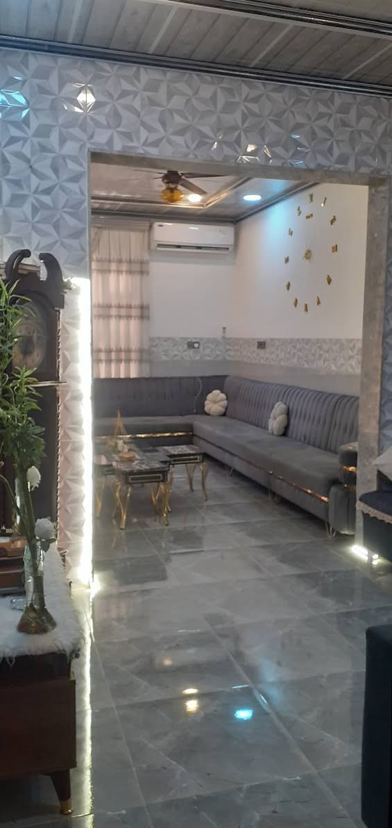 بيت للبيع فول موصفات المساحه ١٠٠متر طابق ونص غرفتين نوم السعر ٧٥ مليون وبينو مجال المكان ملايين الثانيه للاستفسار على هذا الرقم ***********بي واتساب
