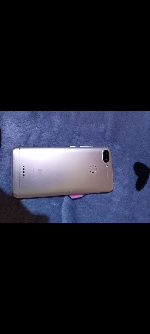 السلام عليكم جهاز Xiaomi (شاومي)نظيف ما مفتوح فقط طافي  يرادله تحديث ع حاسبه تحديث ماله 10 مكان ناصريه مركز حي العسكري ب 50وبيه مجال ***********
