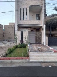 حي الجهاد الشارقه • ١٠٠م • ٣ غرف