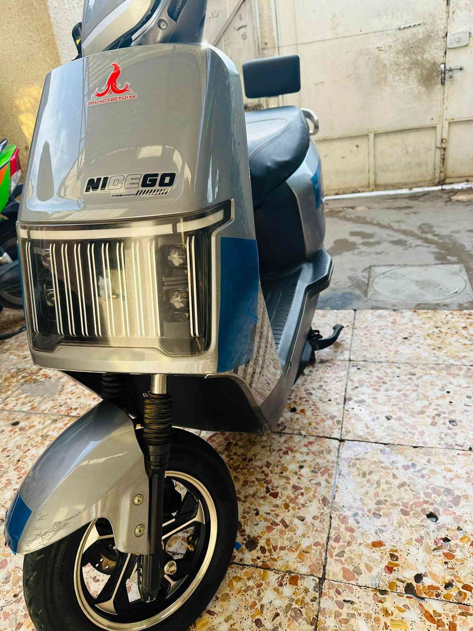 دراجة شحن جديدة ضخمة بطاريات ٦ الحجم الكبير جدد بعدهن فول مواصفات ٣ انضمة تشغيل كلش سريعة السعر ٦٠٠ الف مكاني بغداد الحسينية الشراي يتصل ***********
