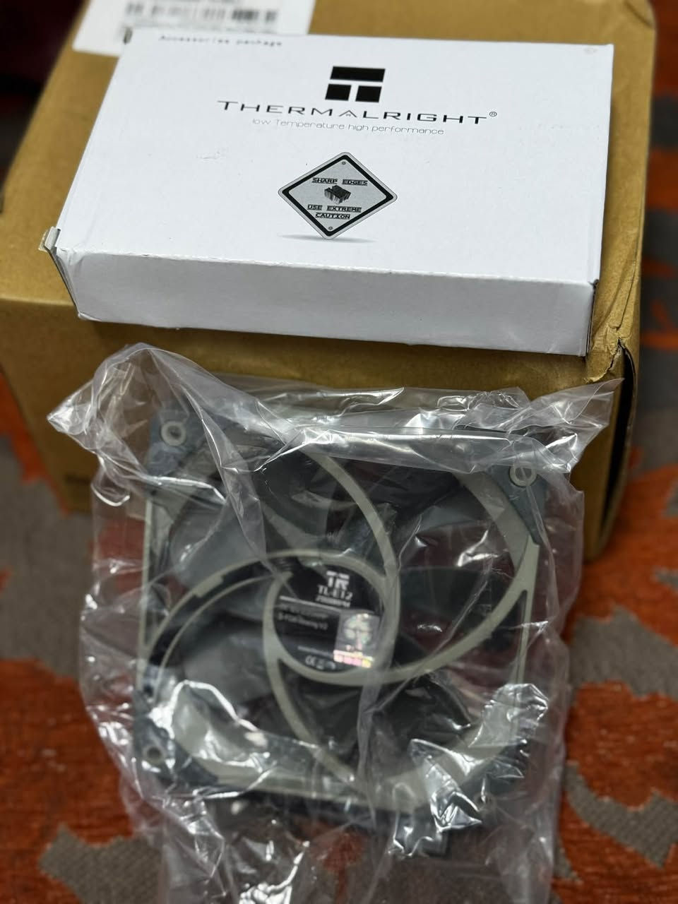 📢 للبيع: مبرد معالج Thermalright SI-100 Classic (جديد)
المبرد المميز والأقوى لفئة الحجم الصغير (Low Profile CPU Cooler)، 
الحل المثالي لأصحاب كيسات والتجميعات الضيقة اللي يعانون من حرارة المعالج.
⚙️ الحالة: (جديد لوك) بكامل ملحقاته والعلبة والمروحة 120 مم.
📌 التوافق: يركب على معالجات إنتل و AMD (يدعم مقابس LGA 1700 و AM5 الحديثة).
📏 الارتفاع: 100 ملم فقط مع المروحة.
💵 السعر المطلوب: (50,000)
📍 المكان: (بغداد ) مع إمكانية التوصيل/الشحن.📥 للتواصل والاستفسار، يرجى مراسلتنا على الخاص او على الواتساب *********** 

.#للبيع #مبرد_معالج #جيمنج #Thermalright #PC_Parts
