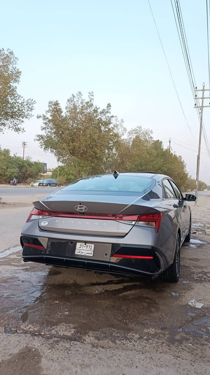 يا الله
النترا موديل ٢٤بدون لوحات سياره جديده مواصفات  لمتد فول للاخير حادثه بنيد وجاملغ راجعات بارد  داخل ابيض 
اربع كامرات كشنات جلد ابيض مكاني حله مجسر الثوره ***********@
