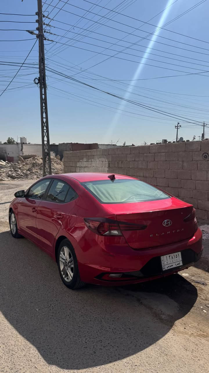 🚗🔥 للبيع | هيونداي إلنترا 2020 🔥

🇺🇸 وارد أمريكي
🔴 اللون: أحمر
📍 البصرة

📌 تفاصيل السيارة:

• موديل 2020
• محرك 2.0 لتر – 4 سلندر
• ماشية 122 ألف كم
• رقم بصرة معاقين
• ثاني يوم أسويلك وكالة
• السيارة موجودة بالبصرة والمعاينة متاحة

⚠️ ملاحظات بكل شفافية:

🔸 حادثها هذه رقم الشاصي : 
5NPD84LF1LH562613

🔸 بعد دخولها العراق صار بيها حادث، وتم تبديل باب السائق.
🔸 المكينة عليها كفالة.
🔸 الكير بيه مشكلة: بعض المصلحين يكولون قابل للتصليح بنسبة 50%، والبعض الآخر يقول يحتاج تبديل؛ لذلك أنا أبيعها والكير بحالته الحالية (كايم)، والمشتري يفحص ويتأكد بنفسه.

⭐ المواصفات:

✅ شاشة
✅ كاميرا خلفية
✅ مثبت سرعة
✅ توقف ذاتي
✅ تكييف ممتاز
✅ سيارة مرتبة ونظيفة
✅ محرك 2.0 اقتصادي
✅ حساس تايرات 
✅ لايت زنون 
✅تحكم ستيرن 
💰 السعر:
100 ورقه
📞 *********** البصرة, العراق
