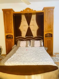 غرفة اخشاب • نضيفه
