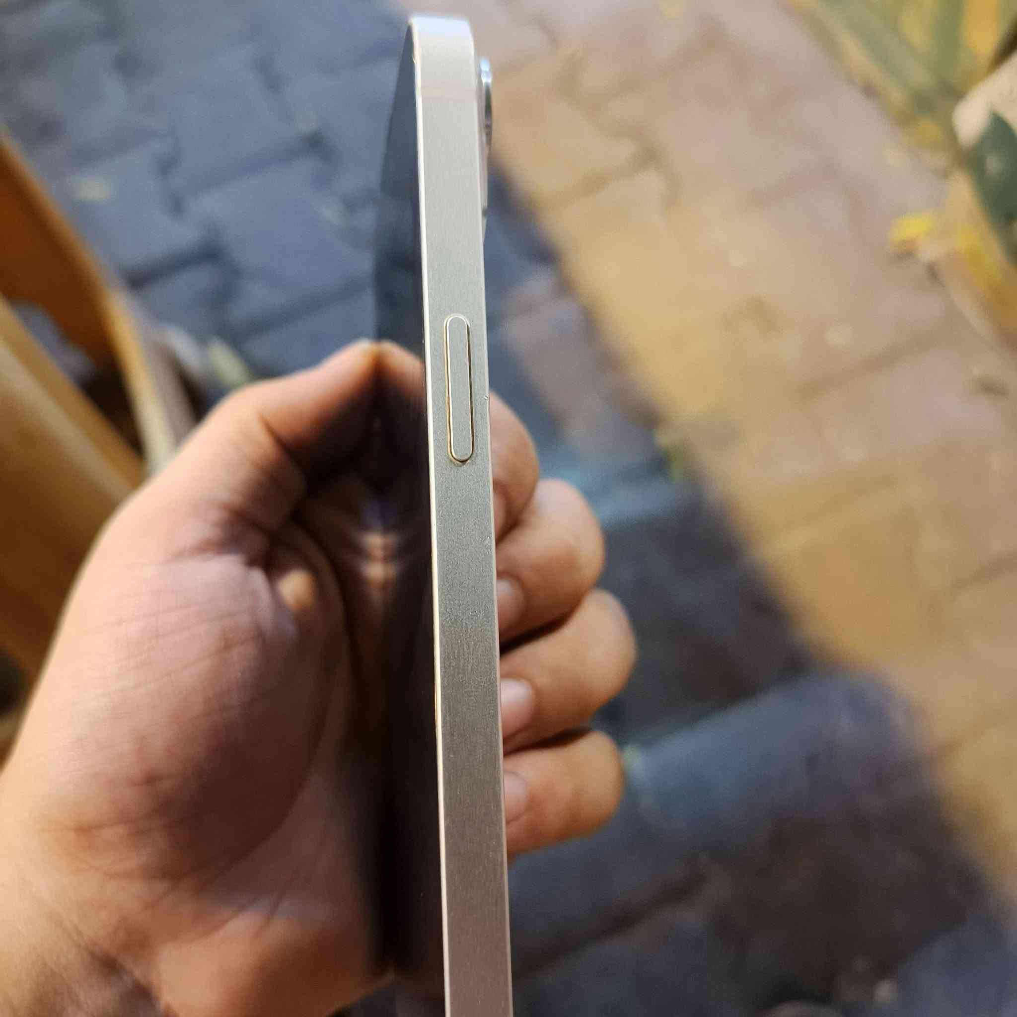السلام عليكم ايفون 13 عادي جهاز وتر بروف ما مفتوح جديد بس مقفول ايكلود رايده 180 وبي مجال بطاريته 93بلاد رقمي *********** مكاني المنصور
