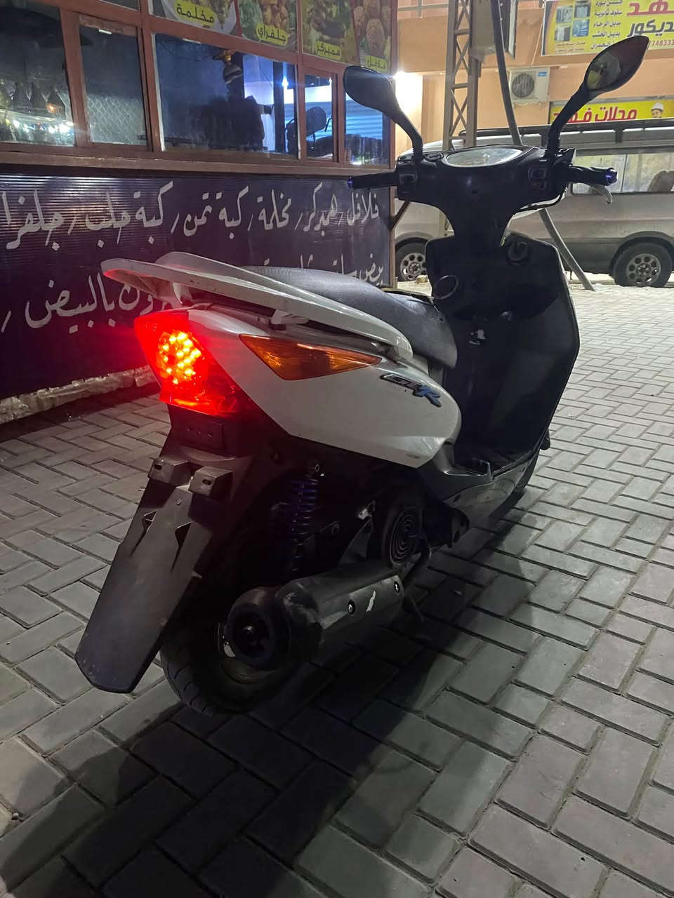 وين اليدور مختلف الصور هيه تحجي
ثعلب جيتي ار نوزل دراجة ختم واحد دبل عقول 
حساس سرقة بلادي 
دراجة نضيفه جدا مكينه مكفوله لاتنقيص لا تبخير 
بيها رباط تزويد بلادي وكويل ويدات ودشبول 
دراجة مال جناي بس اربيع لو اراوس بأيفون 
السعر ٧٠٠ وبلخير على ياخذها 
مكانها الشعب ***********
