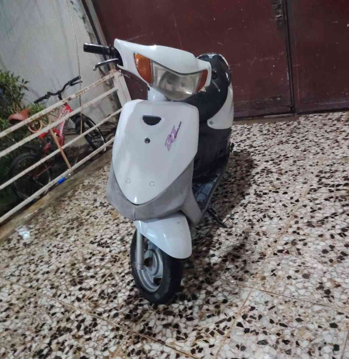 السلام عليكم درجة ماكس قجمة للبيع درجة حلوة ونضية الدرجة كاملة مكملة مكينة نضيفة للعنوان بغداد حي اور الاستفسار ***********وتساب السعر 350وبيهة مجال بسيط
