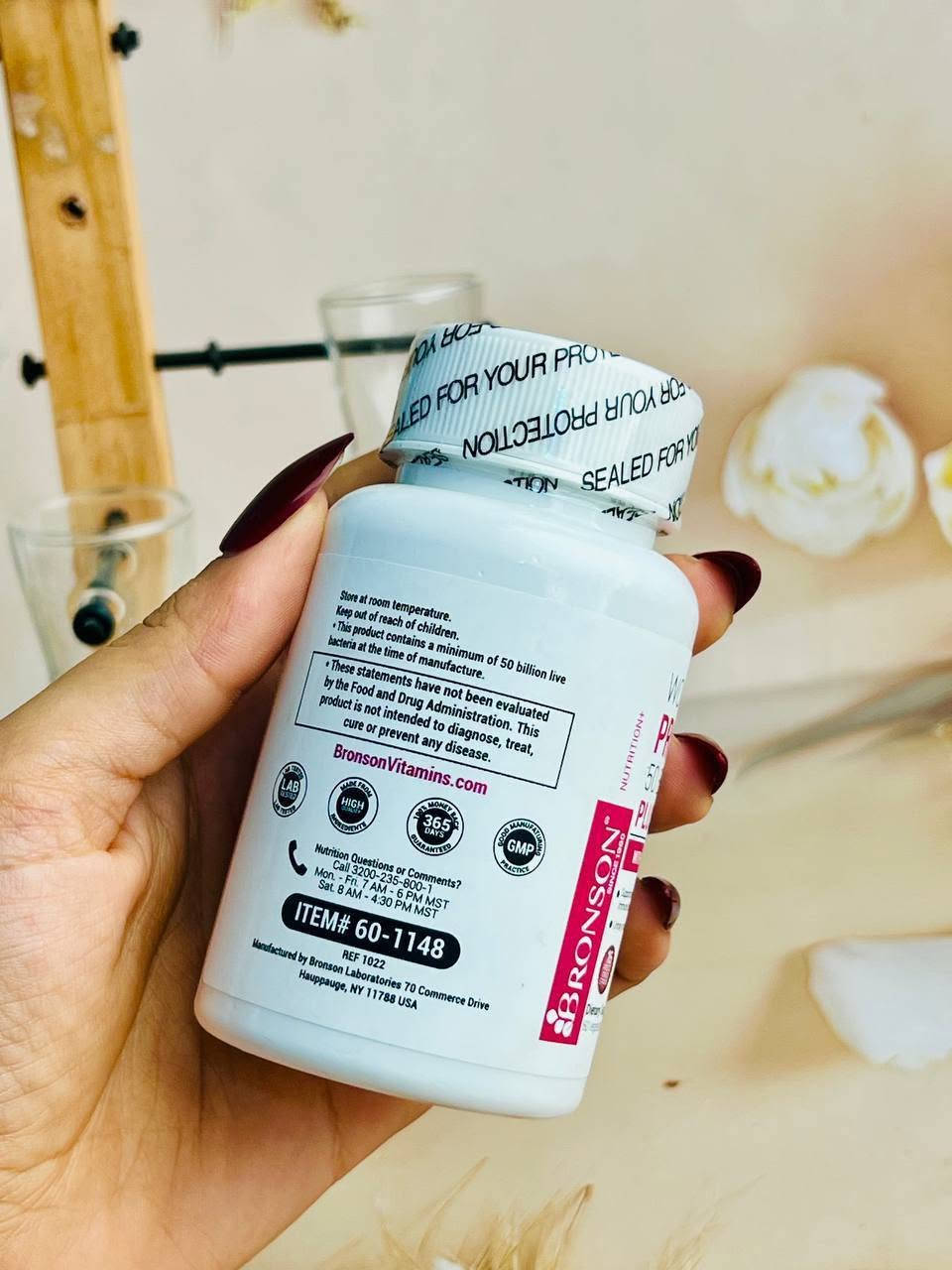 Bronson Women’s Probiotic 50
Billion CFU 🌸
مكمل مخصص ومتكامل لصحة المرأة، يجمع بين قوة البكتيريا النافعة ومكونات الحماية الأنثوية بتركيبة عالية الفعالية!
✨ أهم المكونات والفوائد:
 50 مليار بكتيريا نافعة و16 سلالة: لدعم صحة الجهاز الهضمي، تقليل الانتفاخات والغازات، وتعديل مزاج وصحة القولون.
 التوت البري (Cranberry) + D-Mannose: لحماية الجهاز البولي، والوقاية من الالتهابات المتكررة والتخلص من البكتيريا الضارة.
 دعم المناعة والفلورا النافعة: يعزز خط الدفاع الأول للجسم ويحافظ على التوازن الطبيعي.
 جودة عالية: خالي من الجلوتين، الصويا، والمواد المعدلة
#تصويرنا 
#الحجزخاص
