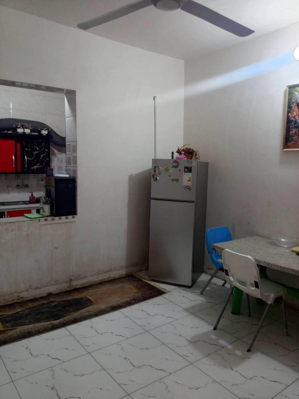 دار سكني للايجار
موقعه #حولي_الجامعه_مقابل_بيت_المرمر

مساحته 150متر 
يحتوي علئ ثلاث غرف نوم وصاله ومطبخ واستقبال وصحيات داخليه وخارجيه وطارمه

#للاستفسار_اكثر_***********
أو مراجعه مكتب السند للعقار الكائن في الجزائر شارع المطاعم مقابل مدارس التفوق الاهليه
