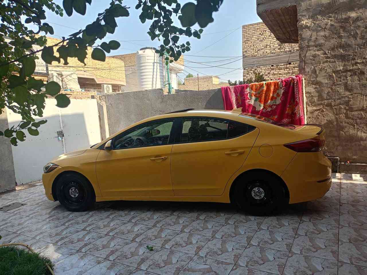 سلام عليكم النترا موديل 2018 حادث جاملغ وباب بدون دواخل جاهز من مكينة وكير وحداديه وتبريد وتخم تاير رقم بغداد انكليزي السعر 106 وبيه مجال قليل العنوان بابل مركز مدينة ***********
