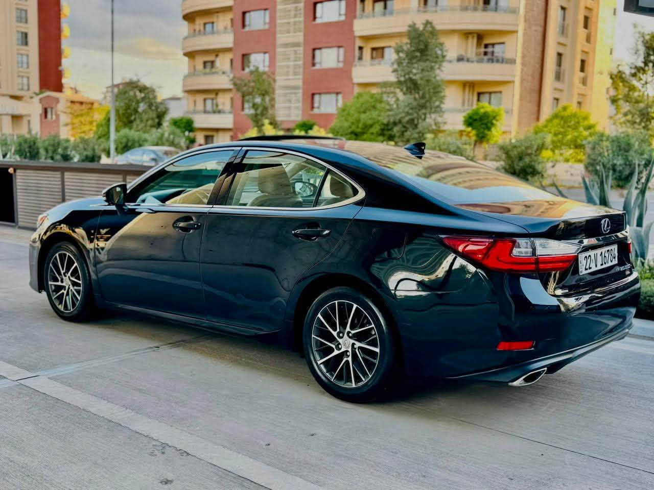 ﷽
LEXUS ES 350 2017
◽️ليگزز ES 350 موديل 2017 فول مواصفات
🔹لون اسود 
        ~~~~~~~~~~~~~~~~~~~~~~~~~~~~~~~~~
مكان🌇: سليماني               سعر💵: 188$ 🔐
 ◽️موبايل / ***********
***********📲
        ~~~~~~~~~~~~~~~~~~~~~~~~~~~~~~~~~
◽️محرك V6 3.5L سته سلندر
🔹گير و محرك بشرط مامفتوح
بدون صوت بدون صرف و خلل بشرط فحص
🔹ماشيه 65 الف حقيقي
🔹  اتنين بصمة بيلادي موجود📦

▫️بيها {{ باب سايق و  و نص بنيد صبوغ }} بدون داخل
🔹سيارة جديد حيل حيلوة نضيفة

◽️مواصفات
{{ بصمة - فتحة - داخل مشمشي و قهواي  - رادار أمامي و جانبي   - كشنات جلد - كشن تتفيىة و تبريد - كشن و ستيرن كهربا - كشن خزن - ستيرن تتفيئة - شاشة - ماوص - تبريد مركزي - نيزامي أيكو - نيزامي سبورت - لايت ليدو زينون - مراي شفت - ڤوليوم - بلاجكتور - بعد هواي مواصفات }}

◽️اربع تاير و ويل بيلادي جديد بدون مصروف
🔹نظافه ١٠٠٪؜ كامل سيرفس بدون نقص و بدون مصرف
🔹بسميً السنويه بشرط تحويل و خرامه
🔹سنوي و رقم و هزة كلها جديد
سياره مابيها دينار مصرف كامل من كل نواحي

نفسي يوم /تحويل و كاله حاظر
مكان / داخل سليمانيه🌆
        ~~~~~~~~~~~~~~~~~~~~~~~~~~~~~~~~~
