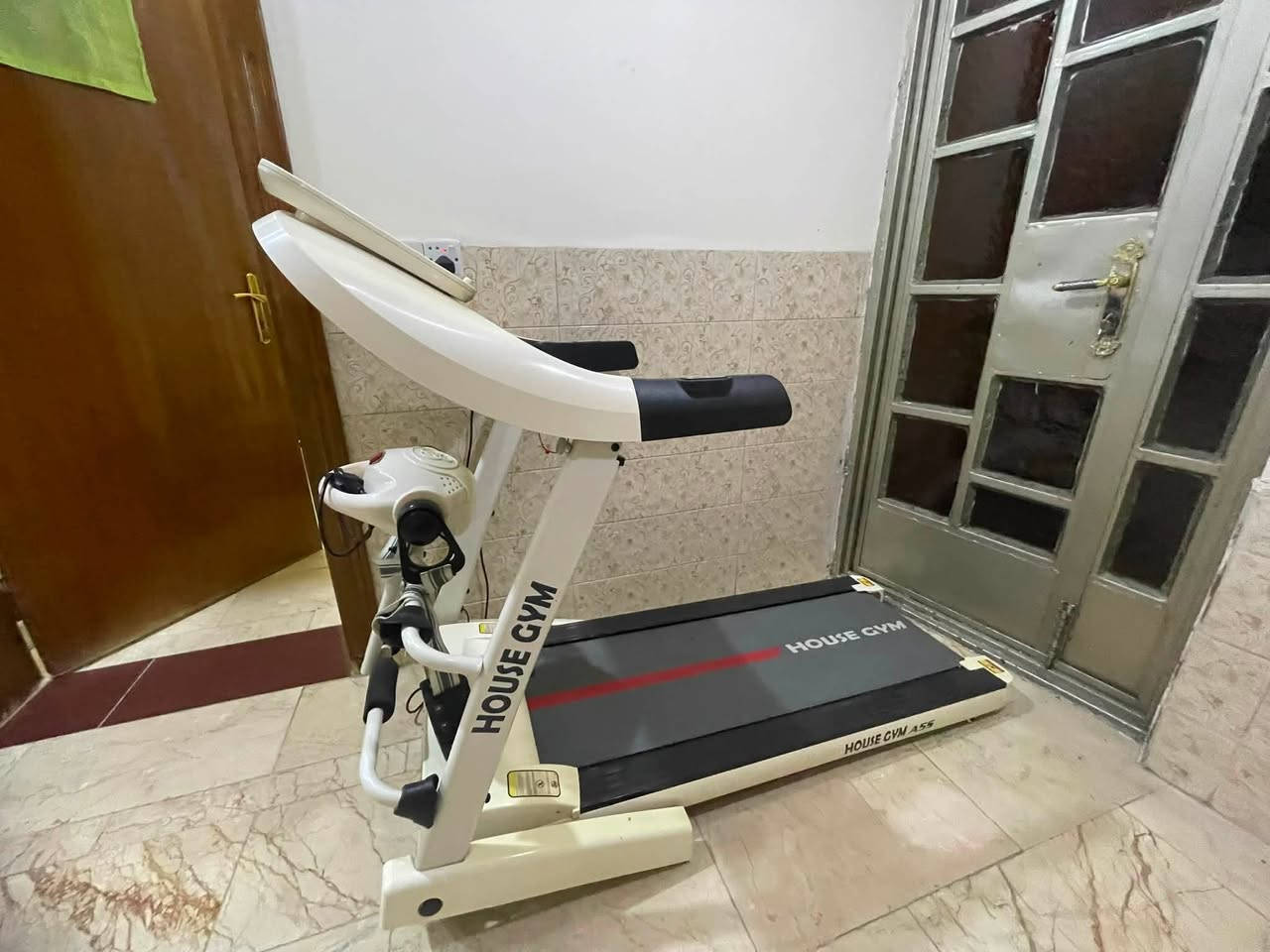السلام عليكم
جهاز جري كهربائي أمريكي دبل ماطور جبلي نظيف جداً وشغال 
السعر ٢٠٠ الف لاستفسار الاتصال او المراسله *********** مكاني بغداد الحرية الثالثة
