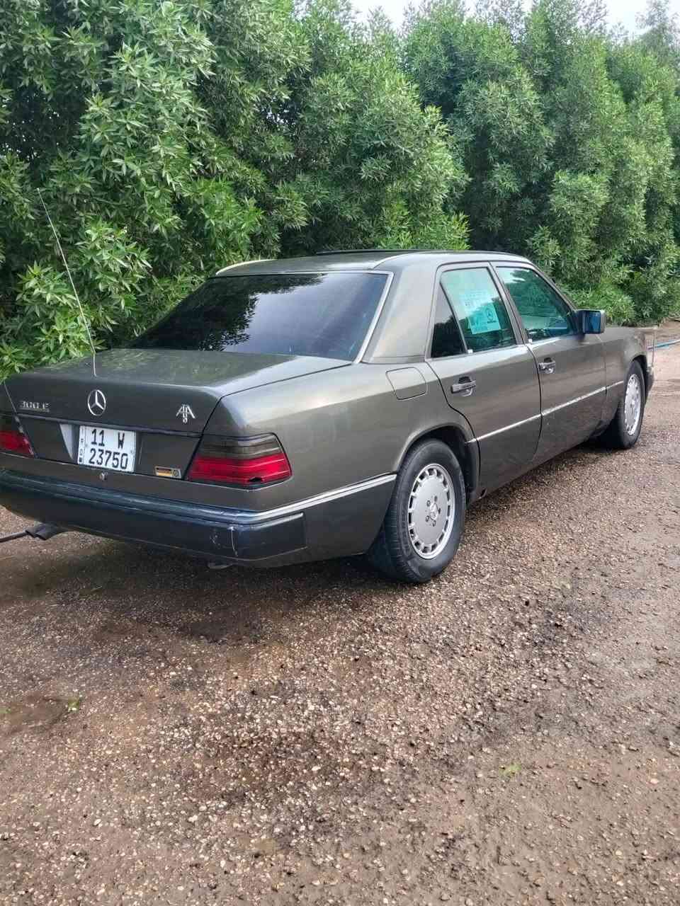 مارسيدس 300E • ١٩٨٦ • رقم بغداد