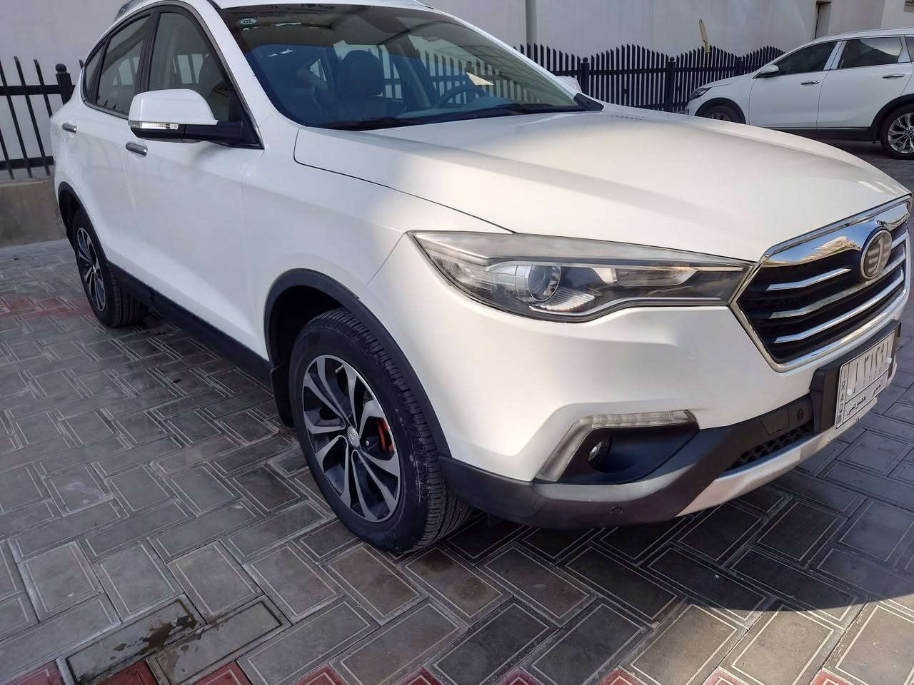للبيع سيارة Faw X80
موديل 2018.
ماشية أقل من ٧ آلاف يعني زيرو 
- سعة المحرك 1.8 ليتر يتكون من 4 سيلندر بقوة 147 حصان 
- مكيف ديجيتال.
- نظام مراقبة حرارة الخارج.
- مرايا كهربائية تحتوي أضواء إشارة.
- مقاعد جلد.
- مثبت سرعة. 
- شاشة لمس 8 انش. 
- فتحة سقف.
- مقود EPS.
- تحكم مقود.
- نظام فرامل ديسكات امامية وخلفية.
- نظام منع انغلاق المكابح ABS، نظام توزيع قوة الكبح EBD، حزمة الثبات الالكتروني ESP,TCS، تقنية مساعد الفرامل EBA.
- وسائد هوائية عدد 2.
- كاميرا رجوع للخلف للمساعدة بالاصطفاف.
- حساسات أمامية وخلفية.
- مانع سرقة.
- نظام TPMS لقراءة ضغط الهواء في الاطارات
للاتصال
***********
